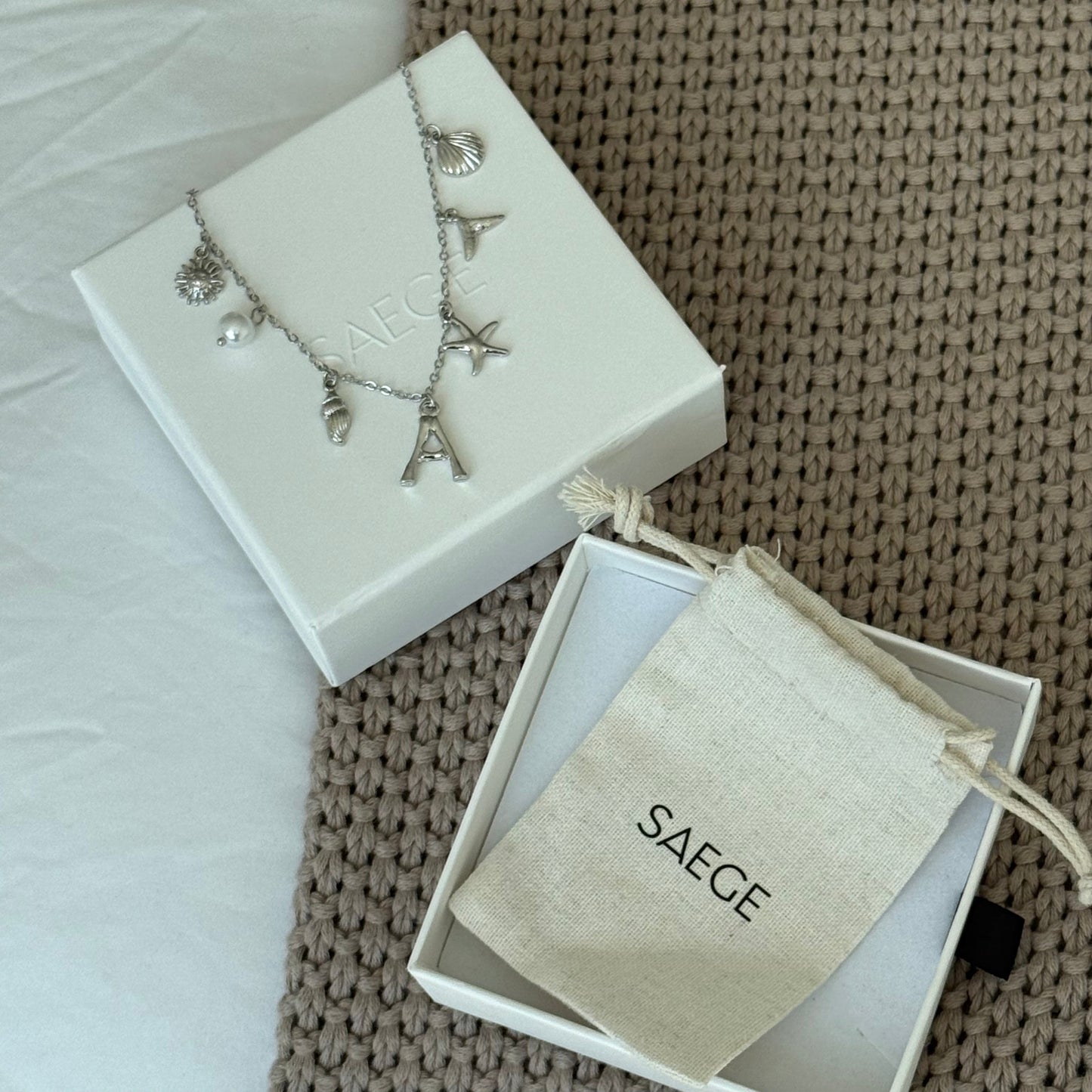 Collar con Letra Ocean - PLATA Aviero Madrid