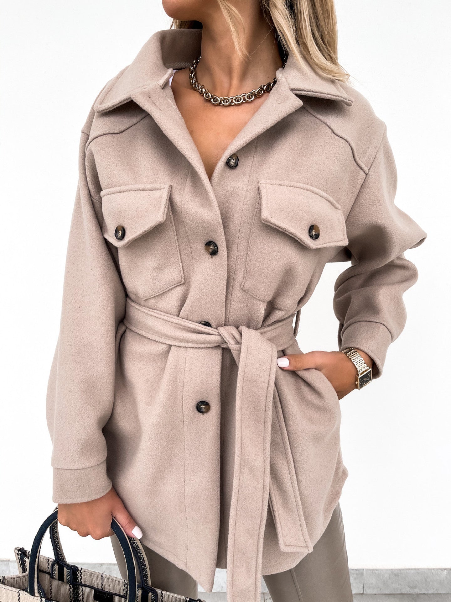 Nerea - Elegante chaqueta informal con cremallera y corte entallado - Mujer Aviero Madrid