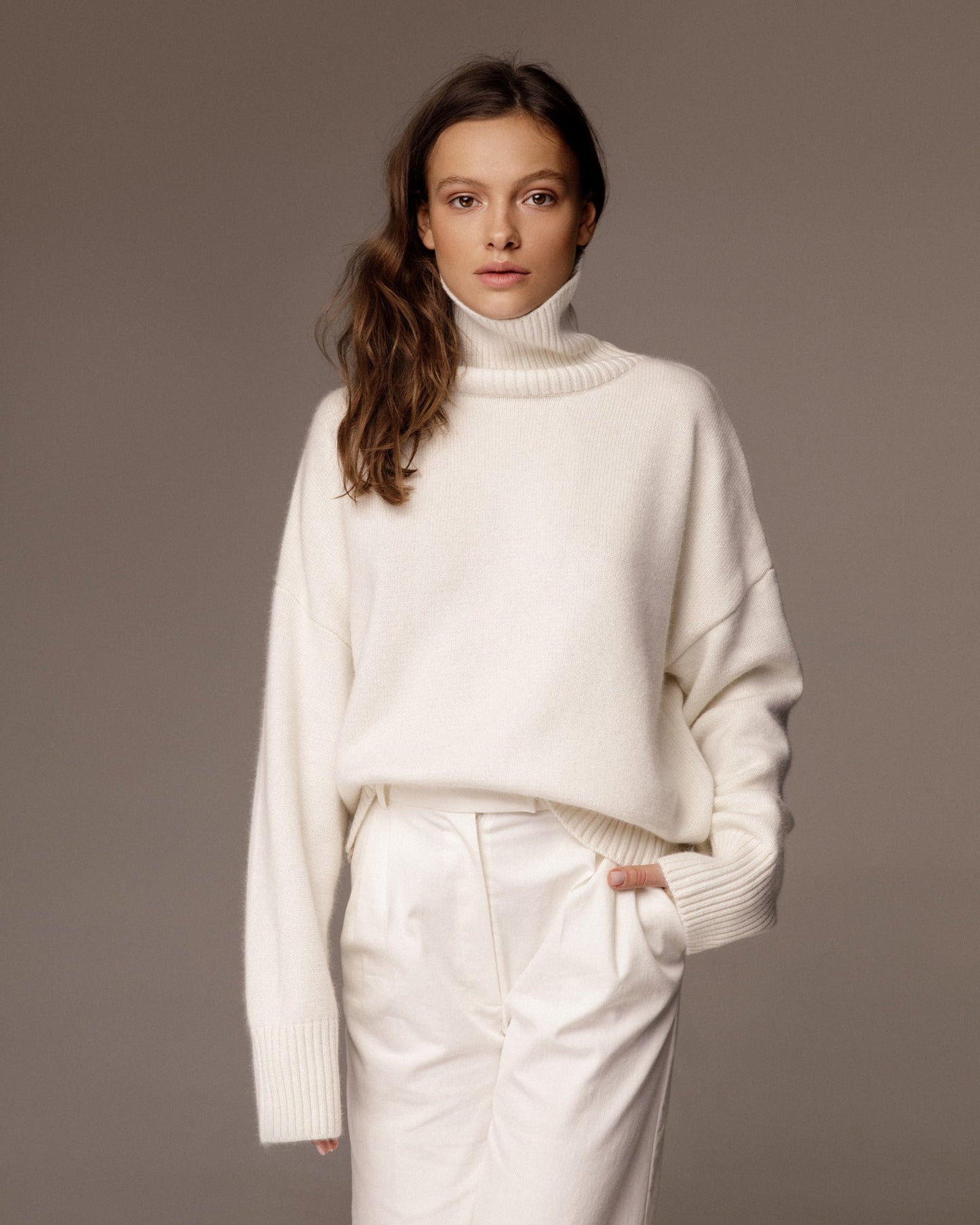 ¡PROMO ESPECIAL! 2x1 Cema – Jersey oversize con cuello alto Aviero Madrid