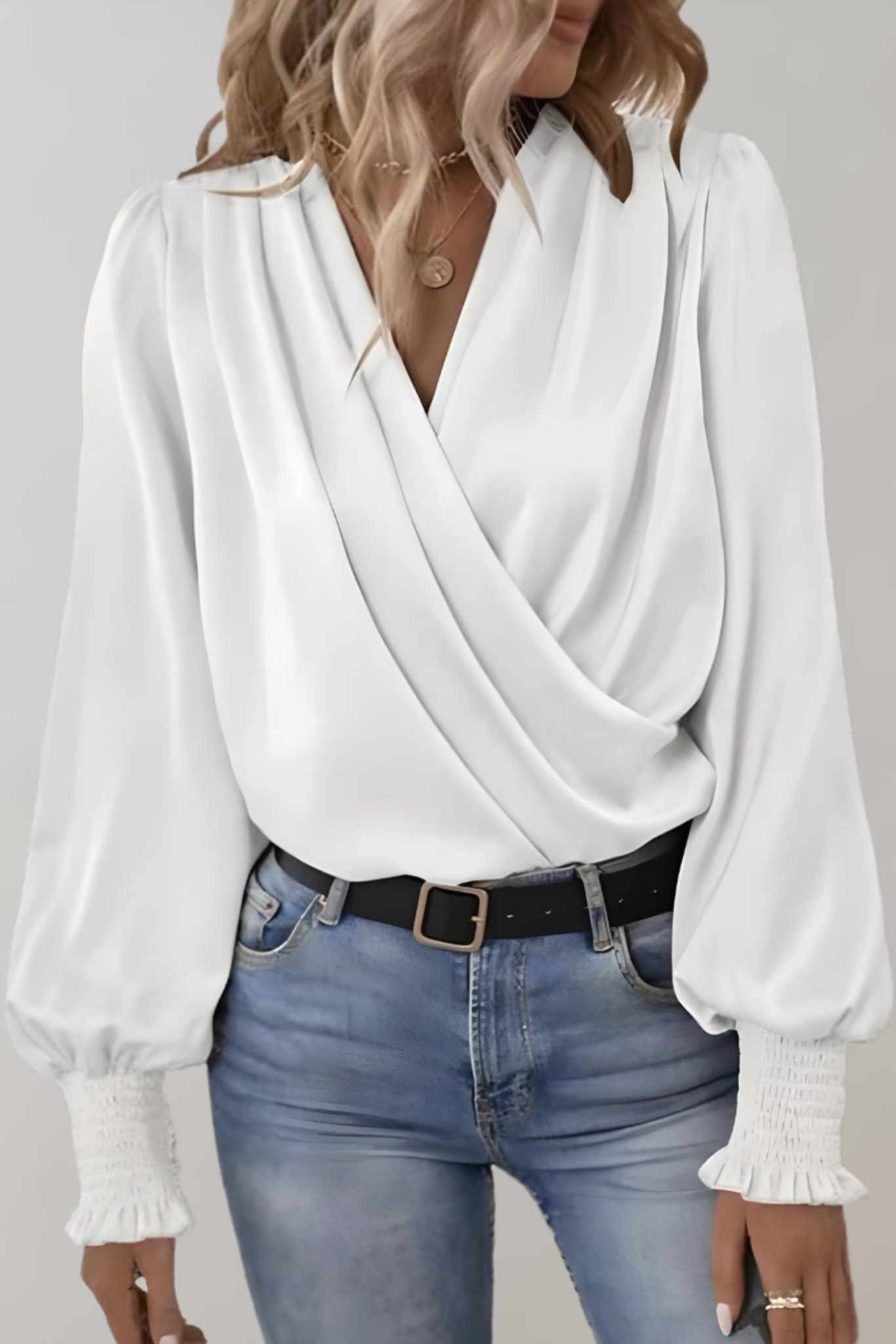 Camila | blusa elegante de manga larga con escote en V Aviero Madrid