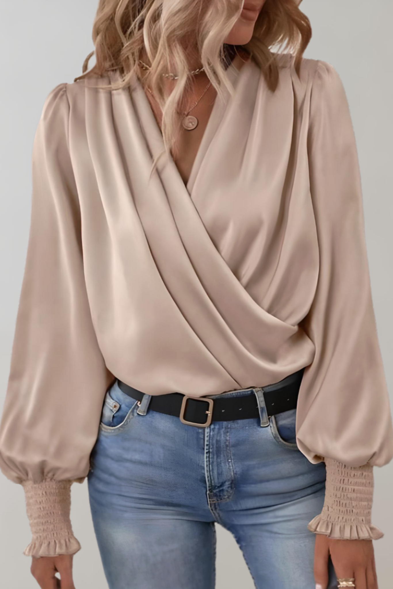 Camila | blusa elegante de manga larga con escote en V Aviero Madrid