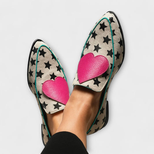 Jovie – Mocasines Beige con Parche de Corazón Aviero Madrid