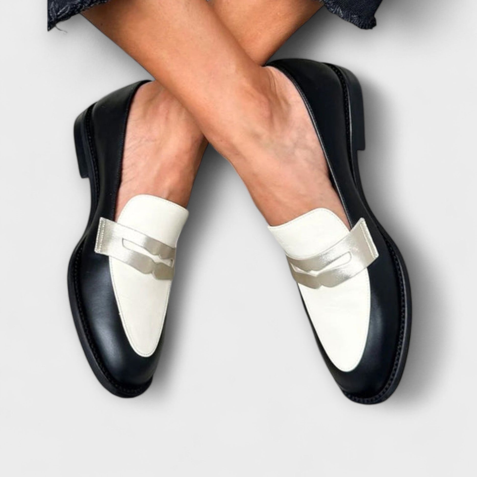 Xara – Mocasines Negros con Brillo Metálico Aviero Madrid